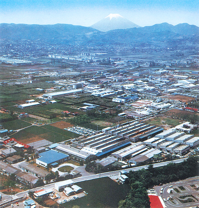 1986年頃の秦野製作所全景